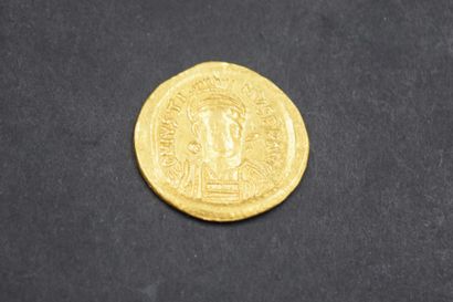 null EMPIRE BYZANTIN - Justin (522-527)
Solidus or frappé à Constantinople.
B.C =...