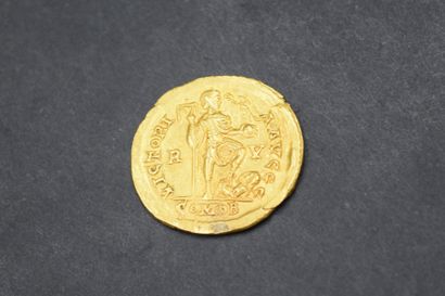 null BAS EMPIRE ROMAIN - Honorius (408-423)
Solidus or frappé à Ravenne.
cohen 44....