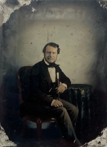 null Ambrotype 
Portrait d’homme à la canne, c. 1855
16 x 12 cm