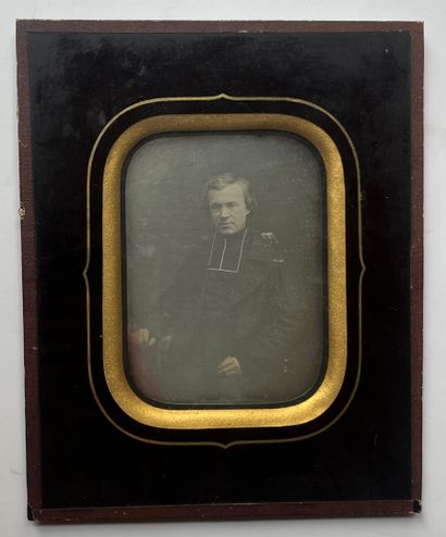 null SAMSON & DESCHAMPS
Portrait d’un curé, c. 1850 
Daguerréotype quart de plaque...