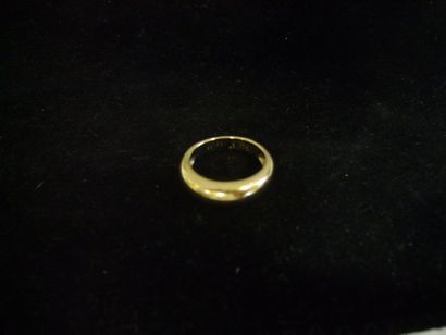 null bague "anneau" or gris, signée Chaumet. tour de doigt: gravée latéralement:...