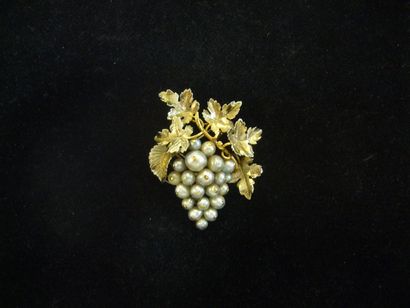 null Broche: "Grappe de Raisin" 21 perles de culture, piquetées d'or, branches et...