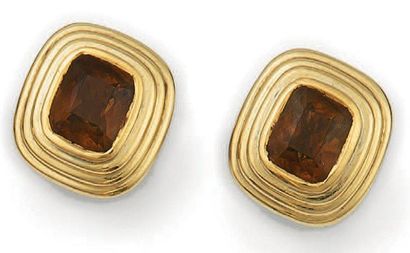 null Paire de clips d'oreilles en or jaune, sertis d'une citrine rectan - gulaire...