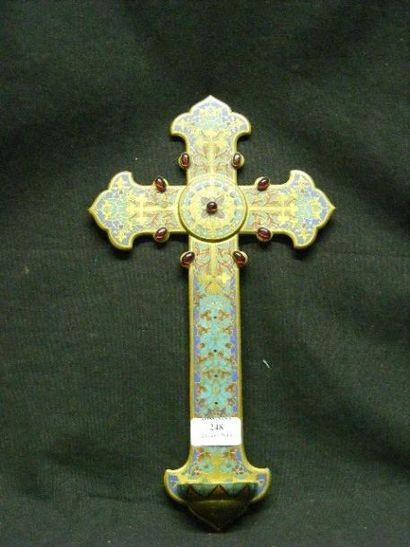 F.BARBEDIENNE, Fondeur Bénitié en bronze surmonté d'une croix à décor polychrome...