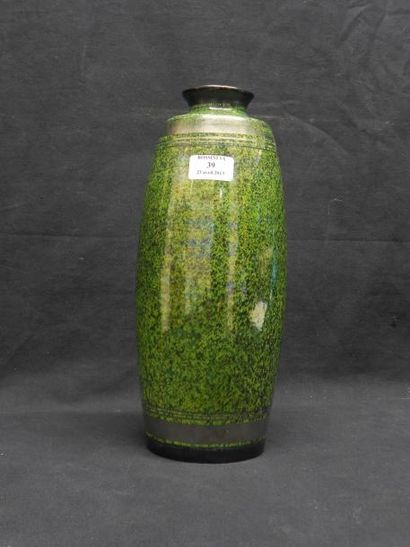 Louis DAGE (1878 -1963) Vase en céramique à corps ovoïde épaulé et col galbé. Émail...