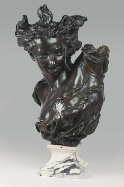 Jean-Baptiste CARPEAUX (D'après) Le buste du Génie de la Danse Bronze à patine brun...
