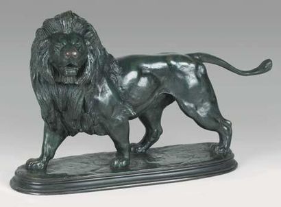 Édouard DELABRIÈRRE Lion Bronze à patine verte nuancée de noir et de brun (traces...