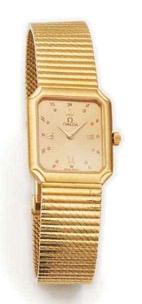 OMEGA Montre bracelet de dame en or jaune 18K (750/1000e). Cadran doré chiffres romains...