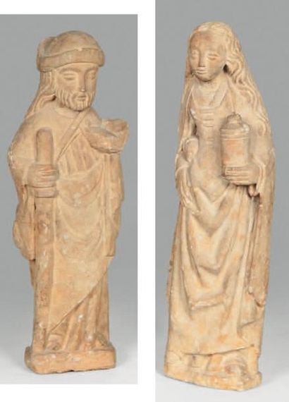 null Paire de statuettes en pierre sculptée du XVIe siècle. L'une représentant une...