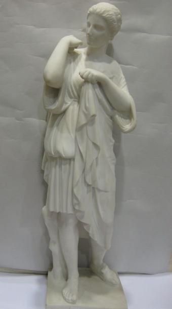 null Sculpture en marbre blanc figurant "La Diane de Gabies" s'inspirant de l'original...