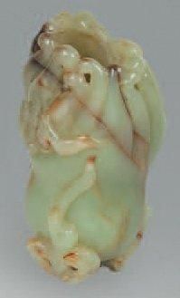 null Godet en jade céladon veiné de rouille, sculpté en forme de citron digité ou...