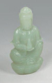 null Sujet en jade vert céladon représentant Guanyin assise, tenant le vase à eau...