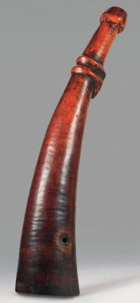 null Olifant en ivoire à patine rouge Ex Zaire, belle ancienneté. Long.: 58 cm.