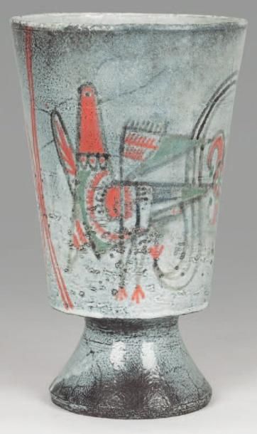 DERVAL Jean (1925 - 2010) Vase à décor d'oiseaux stylisés. Terre de Vallauris, signature...