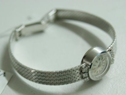 JAEGER LECOULTRE Montre bracelet de dame ronde (diamètre 13 mm) en or blanc 18K (750/1000e)....