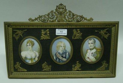 null Miniatures sur ivoire représentant Napoléon, Marie Louise et L'aiglon dans un...