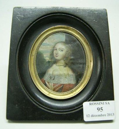 École du XVIIe -XVIIIe siècle Portrait de femme au collier Miniature, huile sur cuivre,...