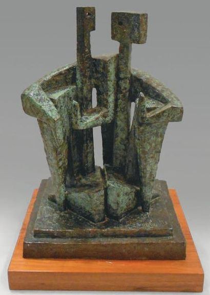 Luis CARLOS Couple Groupe en bronze à patine antique, n° 4/ 6, socle en bois, signé...