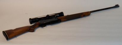 null Carabine semie automatique calibre 300W MAG. Marque BROWNING. Crosse demi pistolet...