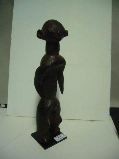 null Statue d'ancêtre de sexe féminin CHAMBA (Nigeria) Superbe patine brune Au niveau...