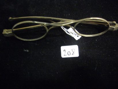 null Paire de lunettes à branches pliantes argent milieu du XIXe siècle 17 g. (manque...