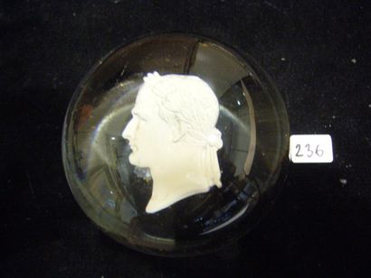 null Boule presse papier "Napoléon Ier" sulfure, cristal diamètre: 8,5 cm (un petit...