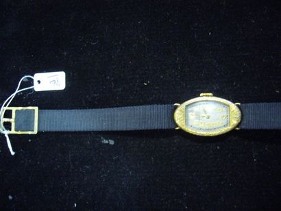 null Montre bracelet de dame boitier ovale or jaune mécanique bracelet reps noir