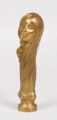 TRAVAIL FRANCAIS 1900 Buste de femme. Cachet. Épreuve en bronze à patine mordorée,...