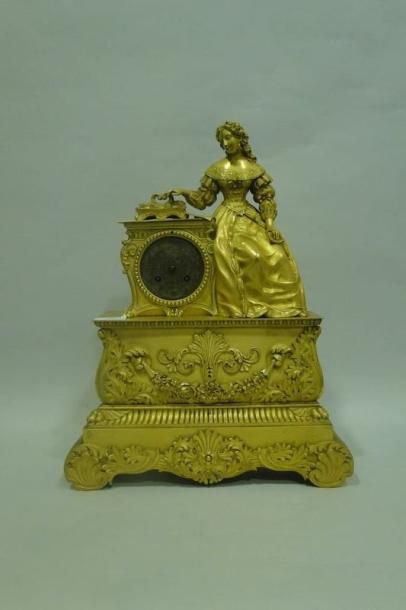 null Pendule Romantique en bronze doré représentant une jeunne femme femme vêtue...