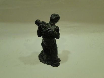 FRENEL Isaac, 1899-1981 Maternité, bronze à patine noire, n°2/8 sur la terrasse:...