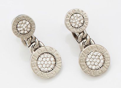 BULGARI Paire de pendants d'oreilles en or gris, modèle «Bubbles», composés de deux...