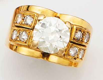 null Bague «Jonc» en or jaune ornée d'un diamant taille ancienne calibrant 2,90 cts...