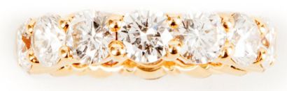 null Alliance Alliance en or jaune sertie de 14 diamants taille brillant calibrant...