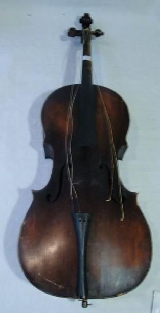 null Violoncelle 4/4 Mirecourt vers 1920-1930. Etiquette apocryphe de Gabrielli....