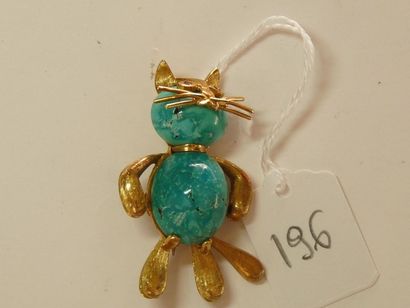 null Broche en or jaune satiné représentant un chat, le corps et la tête en turquoise,...
