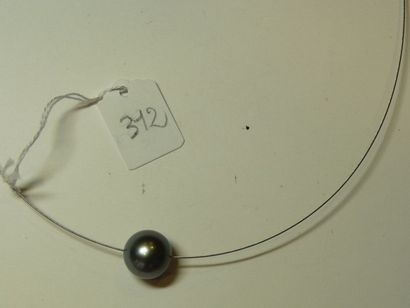 null Collier câble en acier agrémenté d'une perle de Tahiti grise (diamètre 12 m...