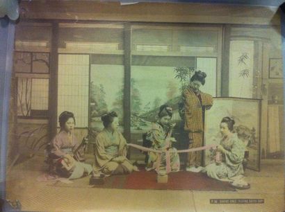 null Studio SHIN-E-DO (attribué à) 
Ensemble de 28 photos du JAPON représentant NAGASAKI,...