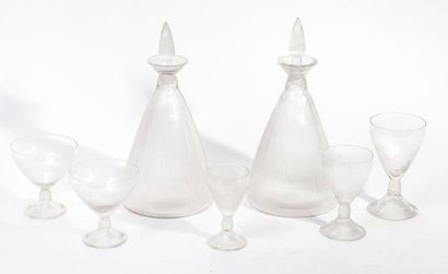 RENE LALIQUE (1860-1945) Service de verre de table modèle «Vigne, strié» (1920) en...