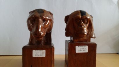 TRICOT M, 1892-? Tête de singe et tête de lionne 2 sculptures en bois, signées 19...
