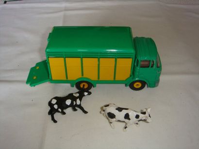 null DINKY TOYS France 577 CAMION BERLIET GAK BETAILLERE VERT Etat: BE