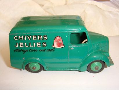 null DINKY TOYS GRANDE BRETAGNE 31C/452 CAMIONNETTE TROJAN CHIVERS VERT Etat: TB...