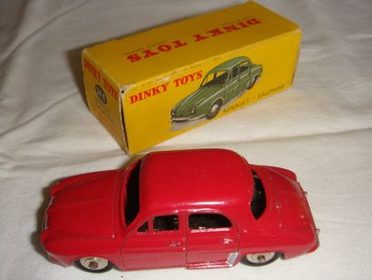 null DINKY TOYS France 24 E VOITURE RENAULT DAUPHINE ROUGE Etat: N+B