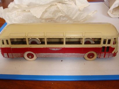 null DINKY TOYS France 29F BUS CHAUSSON ROUGE BEIGE Etat: BE