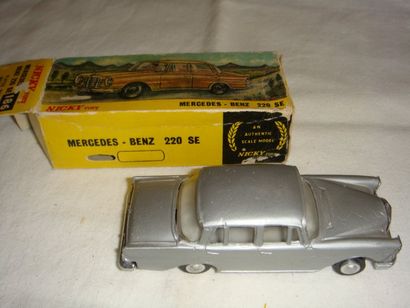 null NICKY TOYS X VOITURE MERCEDES 220 SE GRIS Etat: N+B