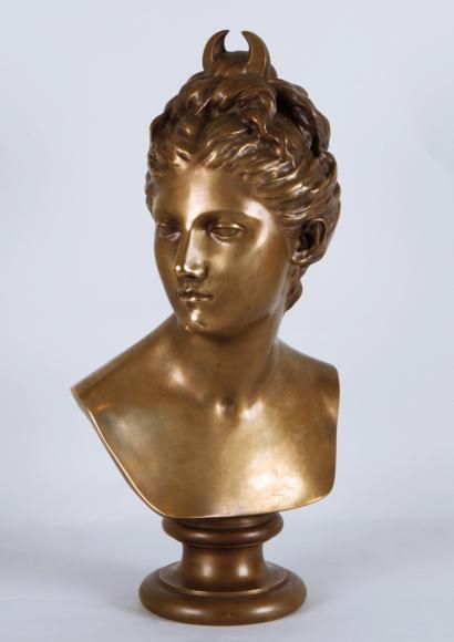 BARBEDIENNE Ferdinand Buste de Diane d'après HOUDON. Epreuve en bronze signée. H.:...