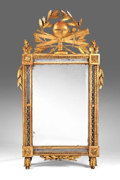 null Miroir rectangulaire en bois doré avec un encadrement de precloses en fixé sous...