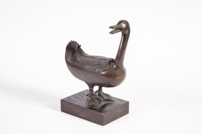 null Brûle parfum en bronze figurant un canard. Chine. 24 x 18 cm