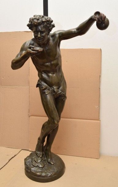 MOREAU Hippolyte, d'après Buveur bronze à patine verte nuancée (usures et griffes),...