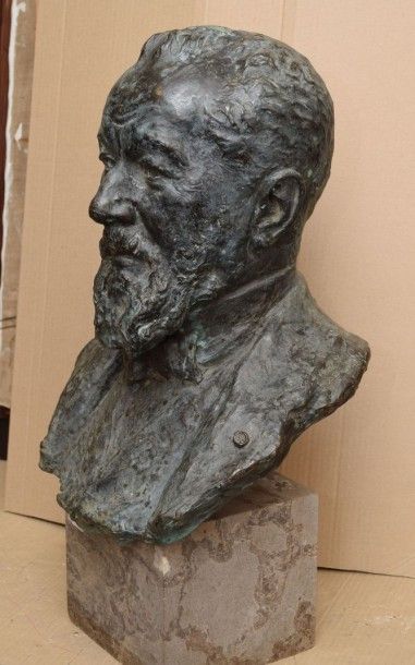 PAULIN Paul, 1852-1937 Portrait de Charles Delagrave (1842-1934), 1912, bronze à...