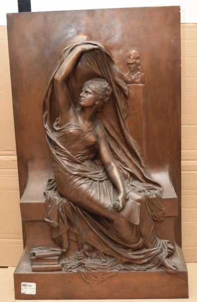 CHAPU Henri Michel, 1833-1891 La pensée haut-relief en bronze à patine médaille (oxydation),...